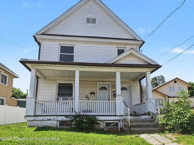 Building Photo - 1315 Farr St