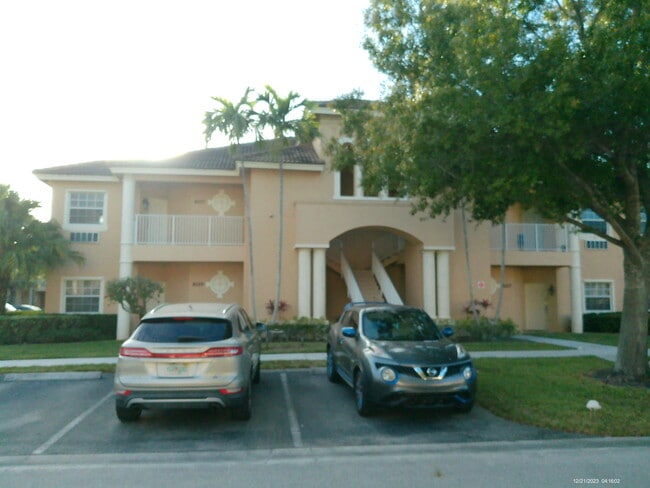 Building Photo - 8037 Carnoustie Pl Unit 4221