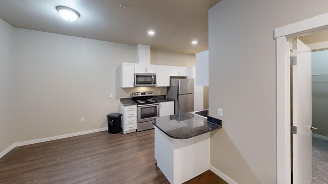 Catalina 2x2 Kitchen - Four Seasons Central