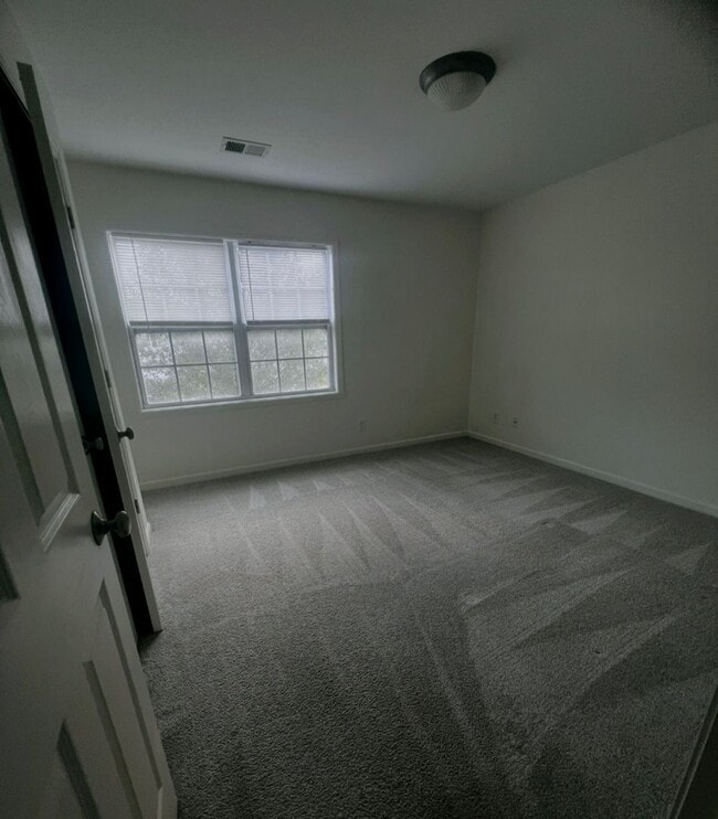 Photo - 3 bedroom Greensboro Rental with Attached Garage