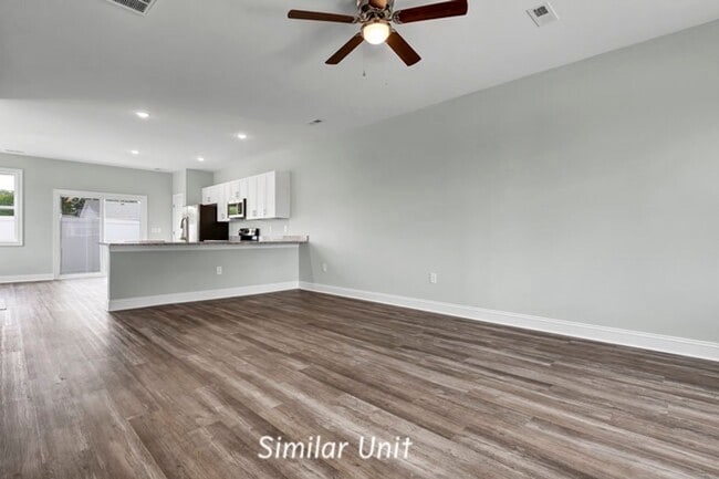 Photo - 305 Starfish Ln