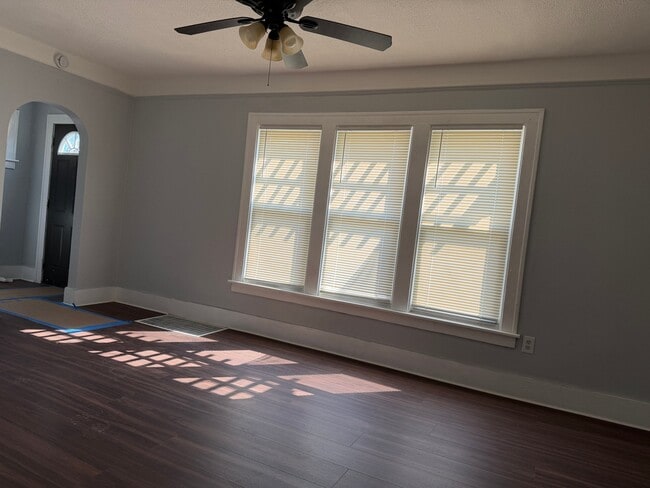 Building Photo - 107 N Sanford St