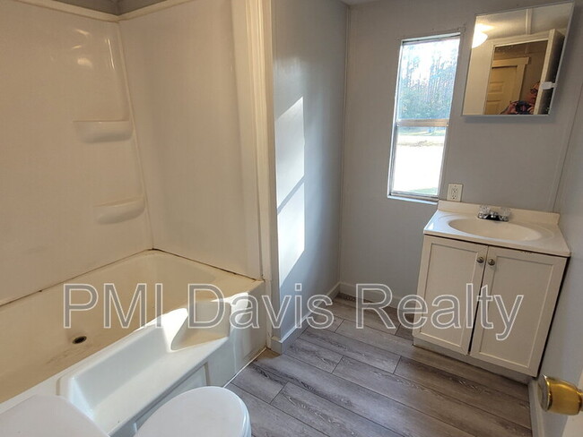 Photo - 4674 Mayflower St