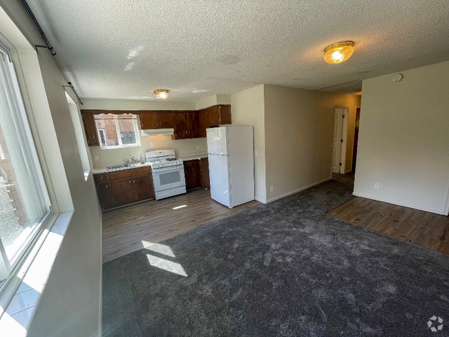 Building Photo - 4556 Madison St NE Rental