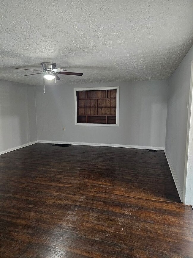 Photo - 155 Midway Dr Unidad B