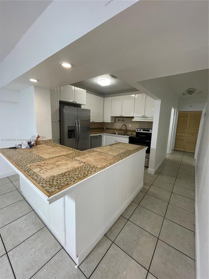 Photo - 5921 SW 62nd St