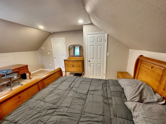 Photo - 614 Jamesville Ave