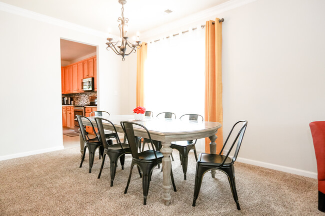 Large, bright dining area - 3024 Early Rise Ave House