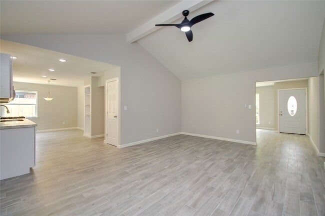 7902 La Roche Ln