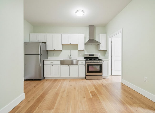 Building Photo - 110 8th St