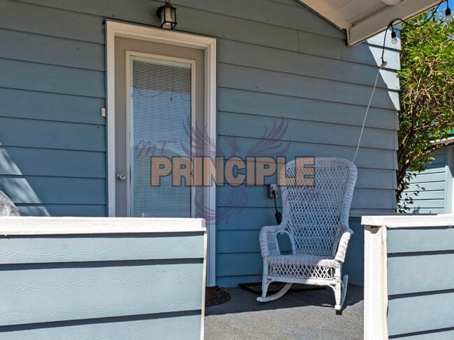 Photo - Charming Bungalow Downtown