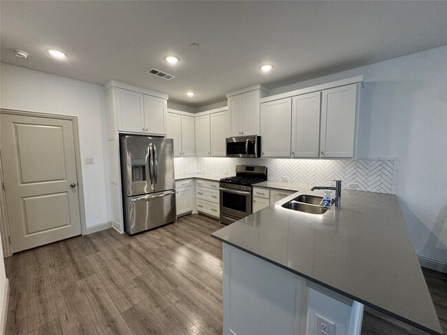 Photo - 4365 Union St