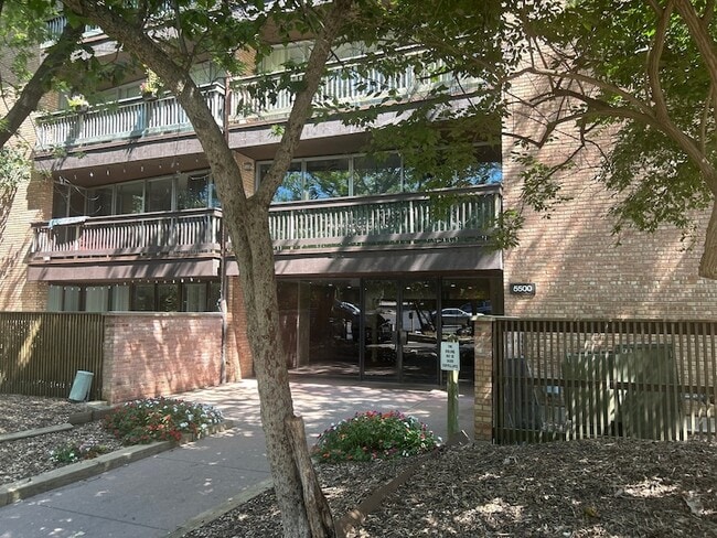 Building Photo - 5500 Hillcrest Ln Unit 1291L Rental