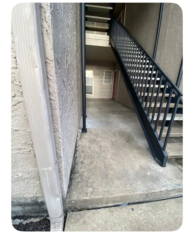 Building Photo - 10855 Meadowglen Ln Unit 809