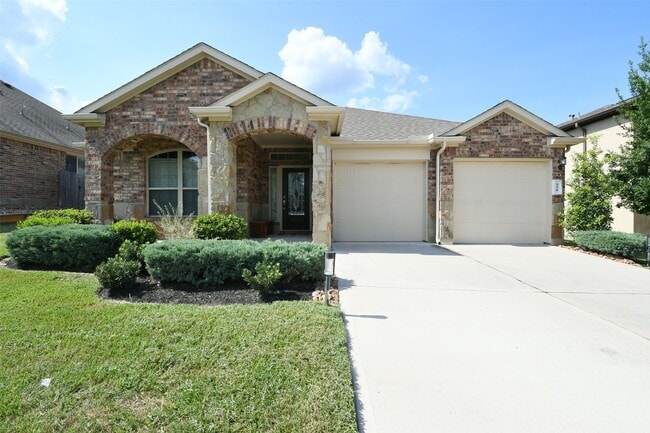 Building Photo - 221 Lake Estates Dr Rental