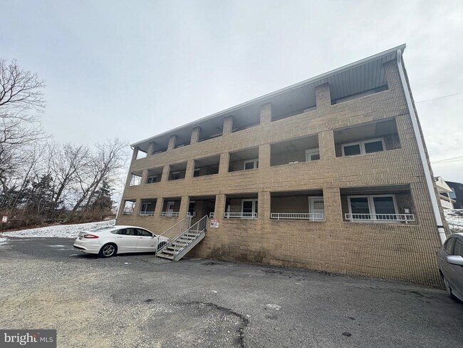 Photo - 1056 Dual Pl Unit 4