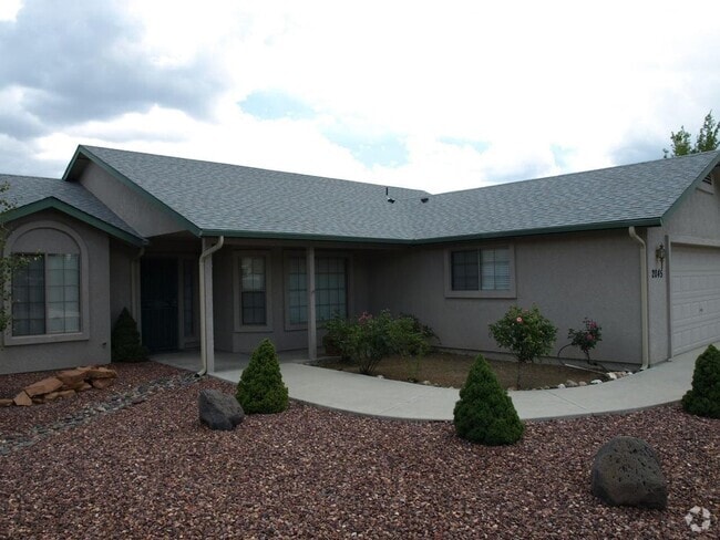 Building Photo - 2045 Sequoia Dr Rental