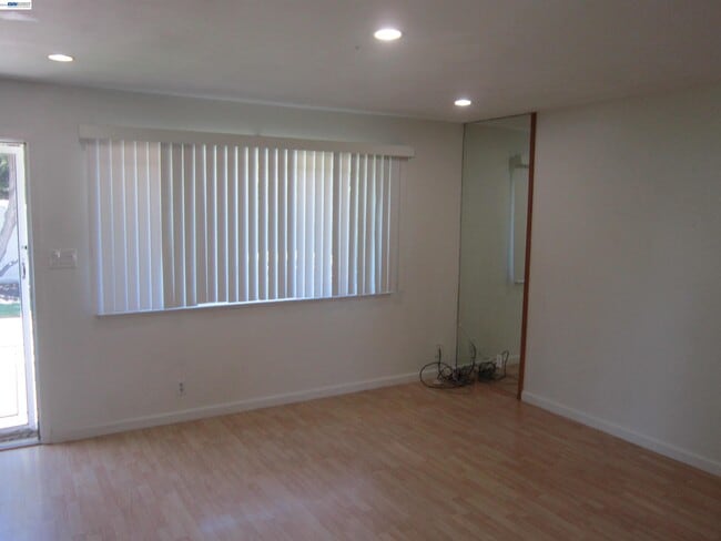 Photo - 157 Hanna Terrace