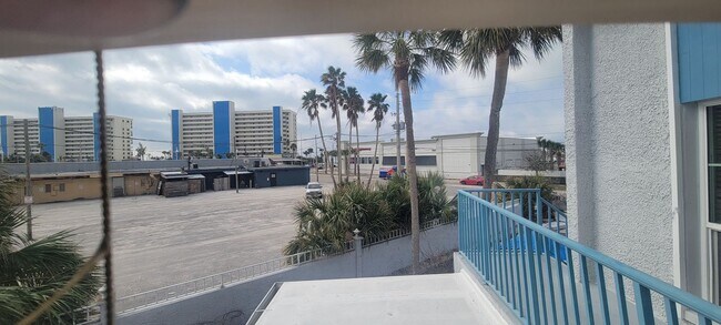 Photo - Furnished or Unfurnished 1 Bed Steps from Mad Beach Unit G