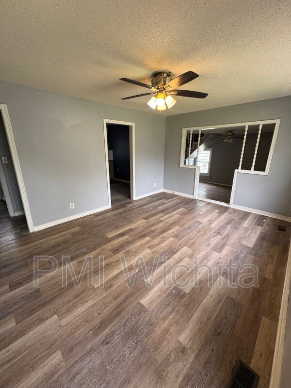 Photo - 707 N Spruce St