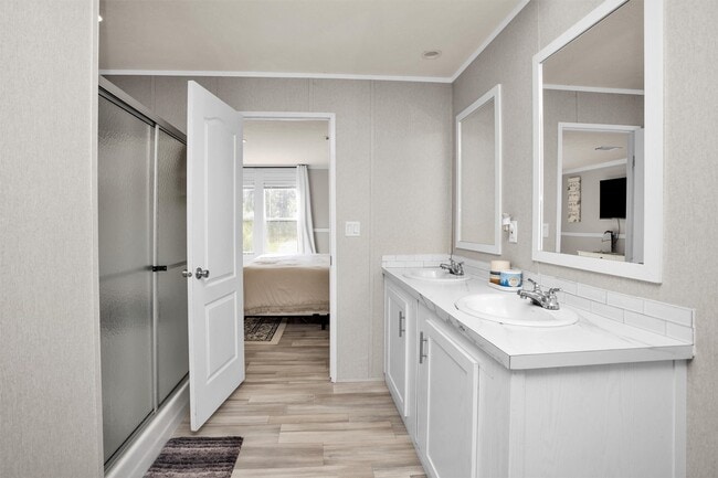 Building Photo - 595 County Rd 2218