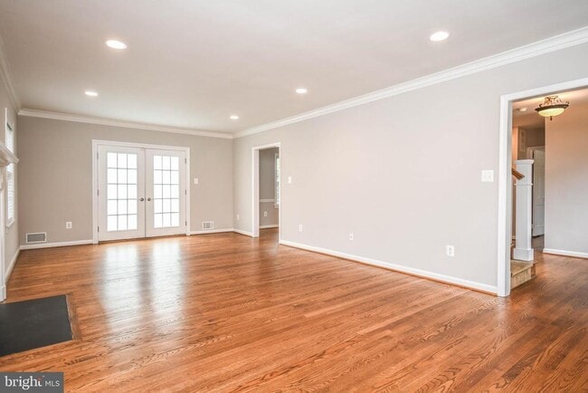 Photo - 1211 Vinita Ln
