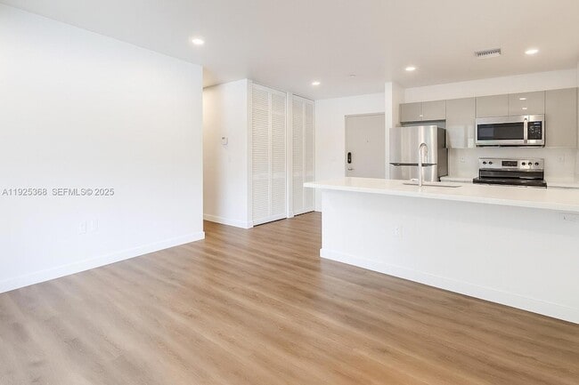 Photo - 1950 Fletcher St Unit 202