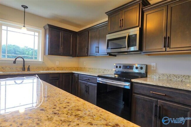 Photo - 106 Hulsey Ln