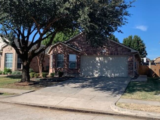 Building Photo - 4/2/2 EMISD