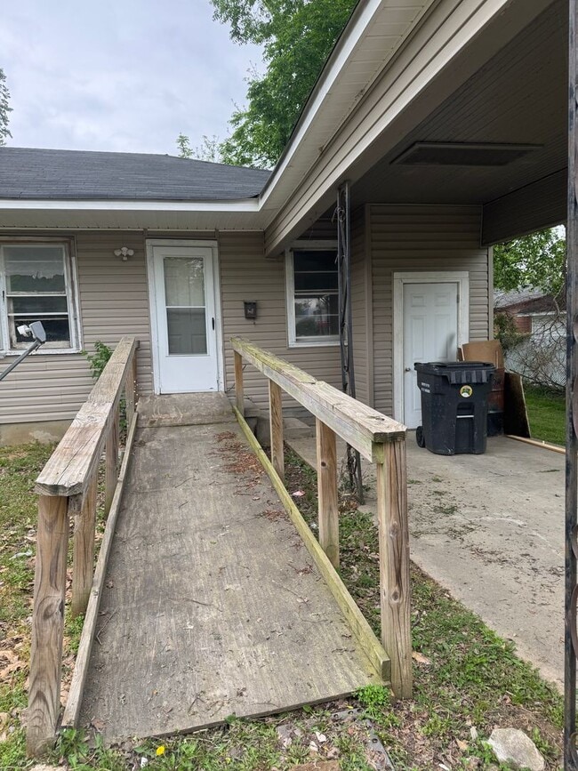 Photo - Newly Remodeled 2 Bed / 1 Bath Duplex Available Now!