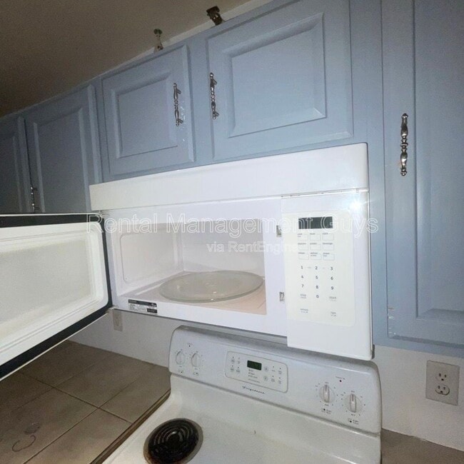 Photo - 2021 3rd Ave S Unit B1