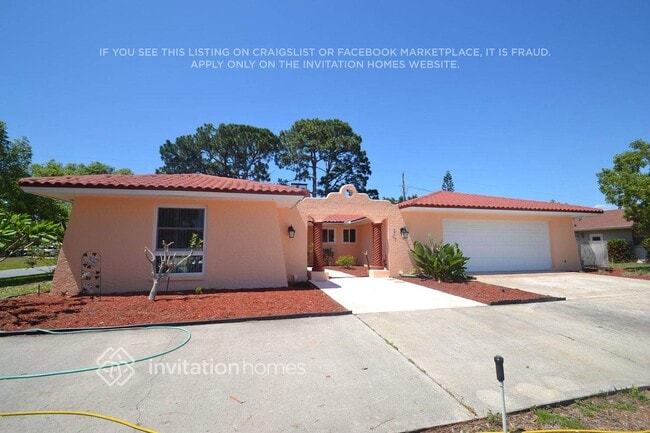 Building Photo - 3705 Pin Oaks St