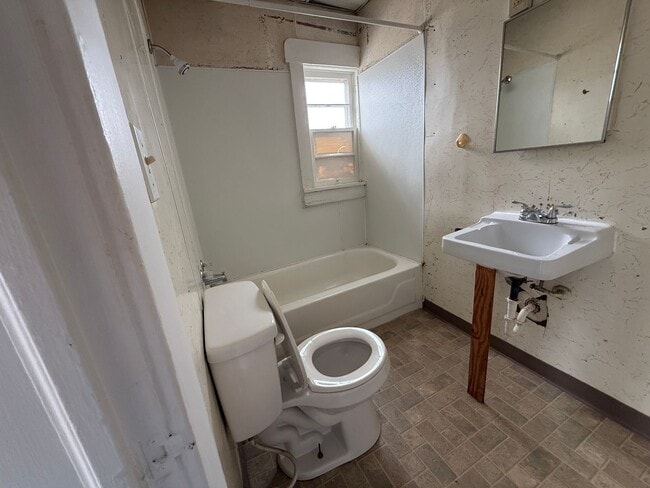 Photo - 100 S College Ave Unit Apt #05