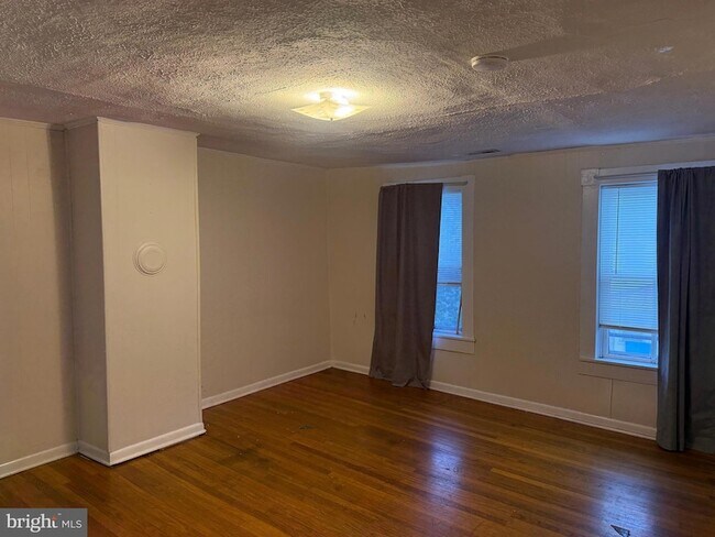 619 S Cameron St Unit 2
