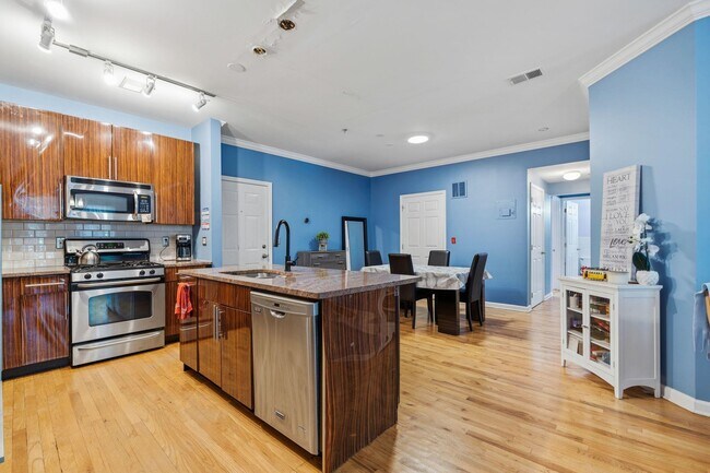 Photo - 510 Monroe St Unit 202