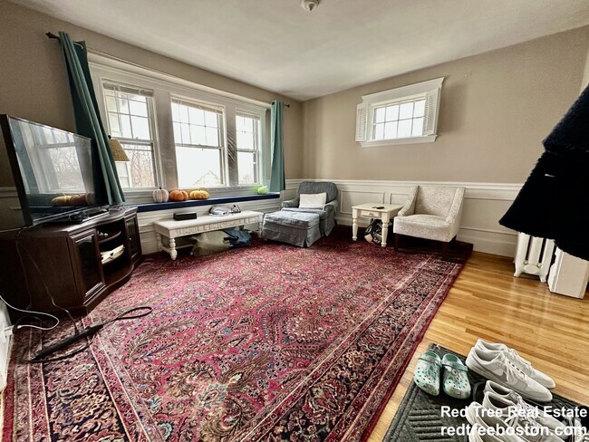 Building Photo - 102 Bennett St Unit 2 Rental
