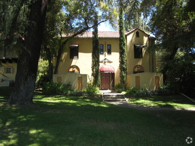 Building Photo - 1540 N Lake Ave Unit 1540 Rental