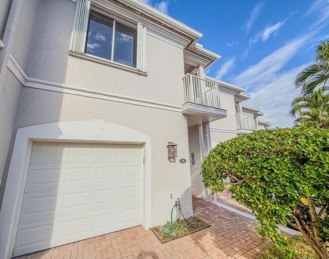 Photo - 753 Seaview Dr