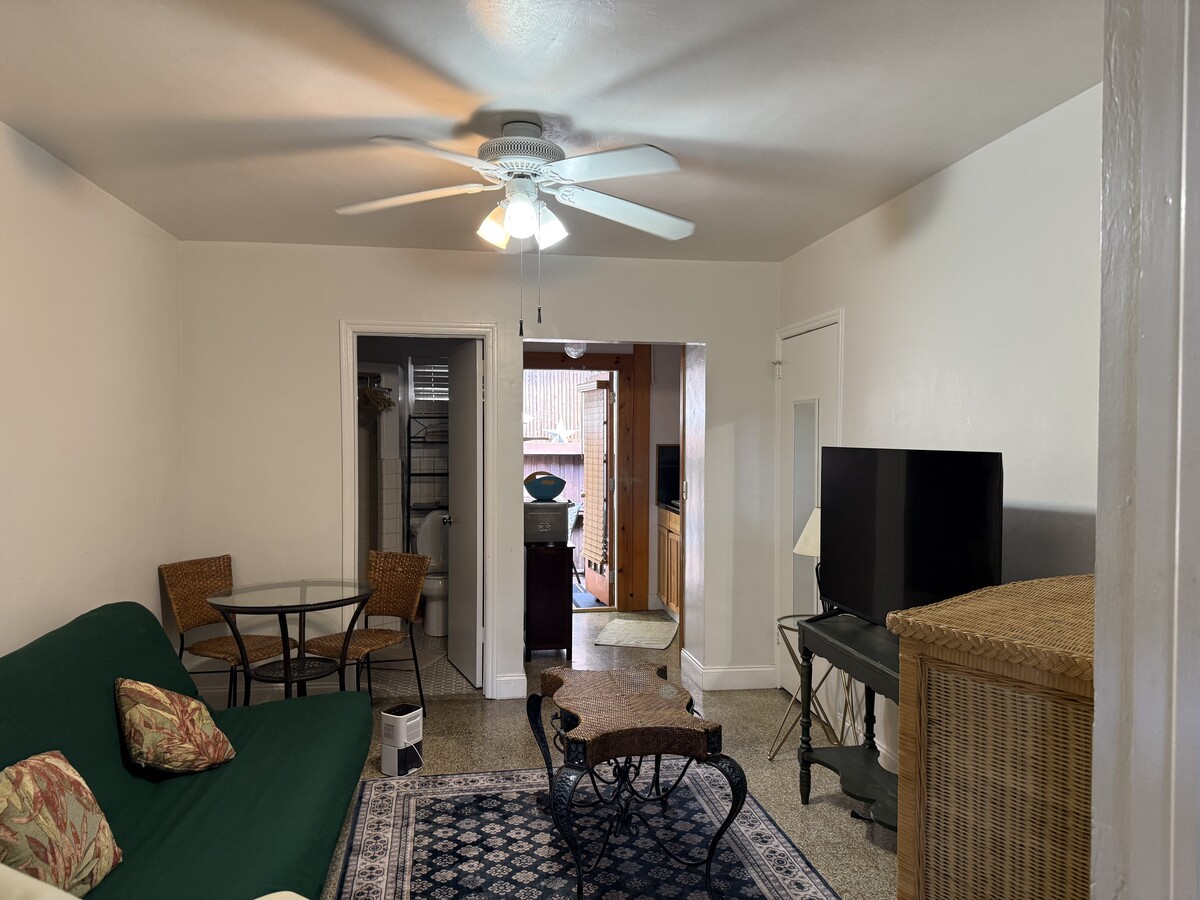 Photo - 1505 White St Unidad Studio