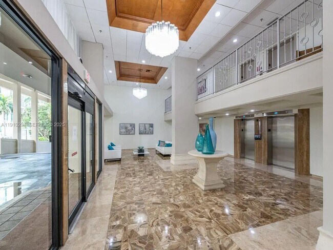 Photo - 6061 Collins Ave Unidad 11A