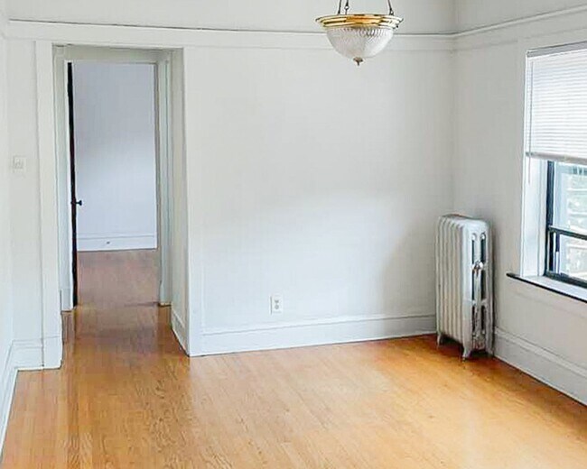 Photo - 1448 W Cornelia Ave Unit 2