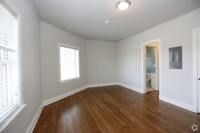 2BR, 2BA - Living Room