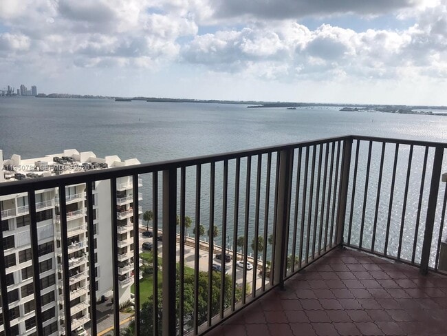 Building Photo - 1450 Brickell Bay Dr Unit 1604
