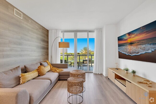 Building Photo - 2602 E Hallandale Beach Blvd Rental