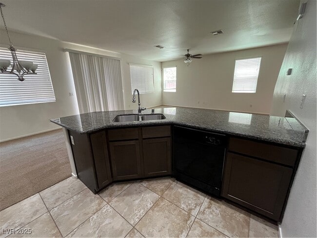 Photo - 6202 Yankee Spring St