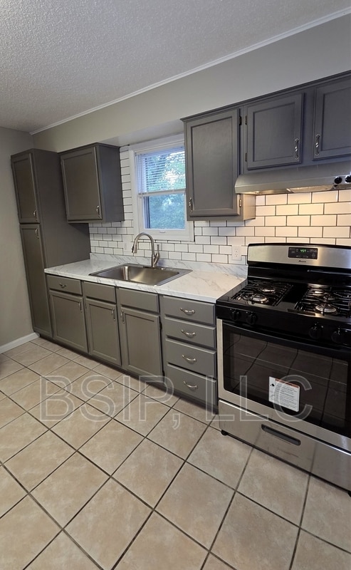 Photo - 1141 NE Chester Ave