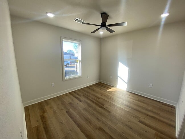 Photo - 2110 Clark St Unit B