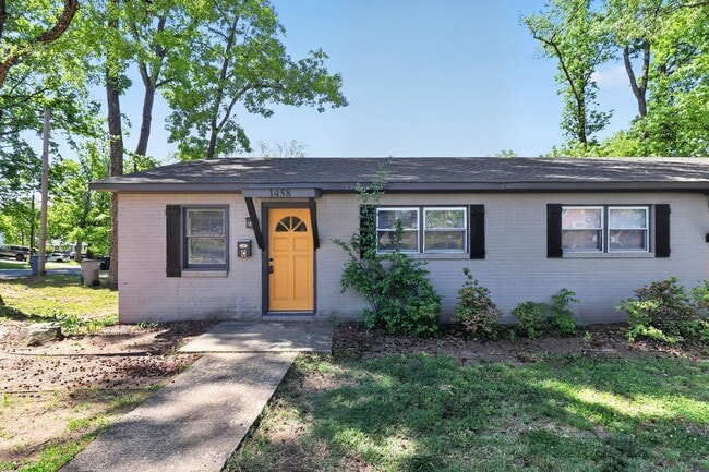 Building Photo - Cute Two Bedroom Home in The Arts District!