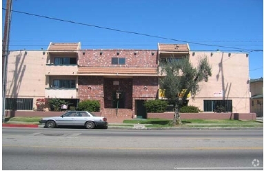 Building Photo 15037 Victory  Blvd. Van Nuys, CA 91411 - Victory Rental