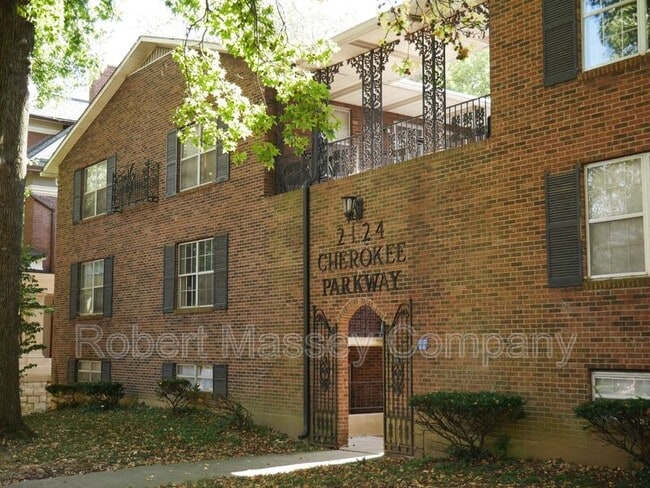 Building Photo - 2124 Cherokee Pkwy Unit #207